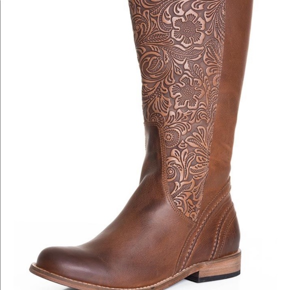 Lucchese 8 Hand Tooled Spirit Boots 